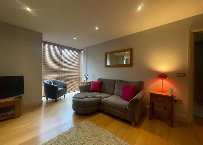 Flat 8 Pelican House